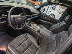 Cadillac Escalade-V North American Version - ფოტო 13