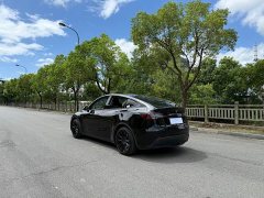 Tesla Model Y Standard Range RWD - ფოტო 7