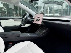 Tesla Model Y Long Range All-Wheel Drive - ფოტო 10