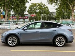 Tesla Model Y Long Range All-Wheel Drive - ფოტო 5