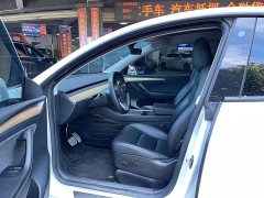 Tesla Model Y Rear-Wheel Drive - ფოტო 6
