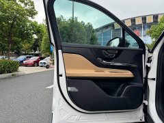 Lincoln Explorer 2.0T FWD Elegant Edition - ფოტო 10