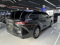 Toyota Sienna 2023 2.5L Hybrid Luxury - ფოტო 9