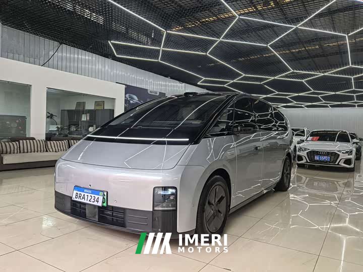 Li Auto MEGA Home Family Edition - ავტომობილი ჩინეთიდან