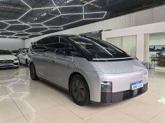 Li Auto MEGA Home Family Edition - ფოტო 3