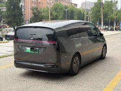 Li Auto MEGA 2025 Home Family Edition - ფოტო 6