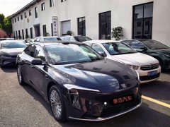 Buick Zhijing L7 Extended Range Avvia - ფოტო 2