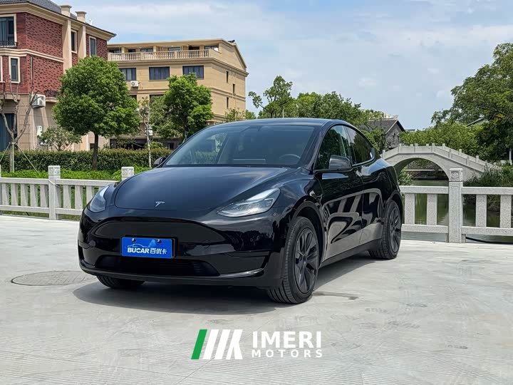 Tesla Model Y Rear-Wheel Drive