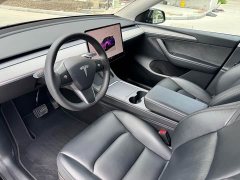 Tesla Model Y Rear-Wheel Drive - ფოტო 3