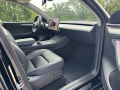 Tesla Model Y Rear-Wheel Drive - ფოტო 9