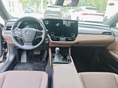 Lexus ES 300h Premium Edition - ფოტო 3