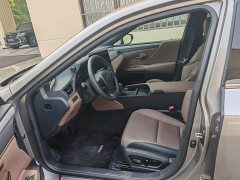 Lexus ES 300h Premium Edition - ფოტო 8