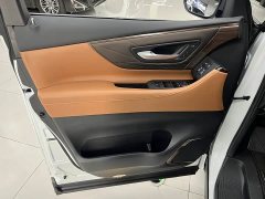 Toyota Vellfire 2024 Crown Hybrid 2.5L Executive Premier Edition - ფოტო 17