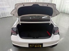 Hyundai Elantra 1.5L CVT Luxury - ფოტო 10