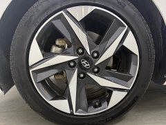 Hyundai Elantra 1.5L CVT Luxury - ფოტო 19