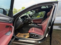BMW 5 Series 530Li Premier M Sport Package - ფოტო 4