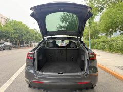 Tesla Model Y Long Range All-Wheel Drive - ფოტო 14