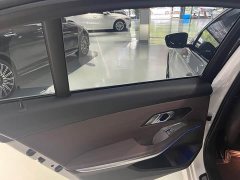 BMW 3 Series 325Li M Sport Package - ფოტო 10