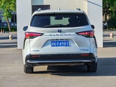 Toyota Sienna 2.5L Hybrid Premium Edition - ფოტო 11