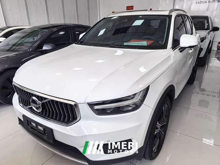 Volvo XC40 T4 AWD Smart Remote Luxury Edition