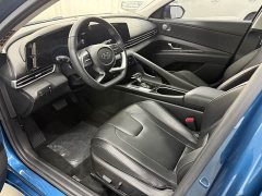 Hyundai Elantra 1.5L CVT Luxury - ფოტო 12