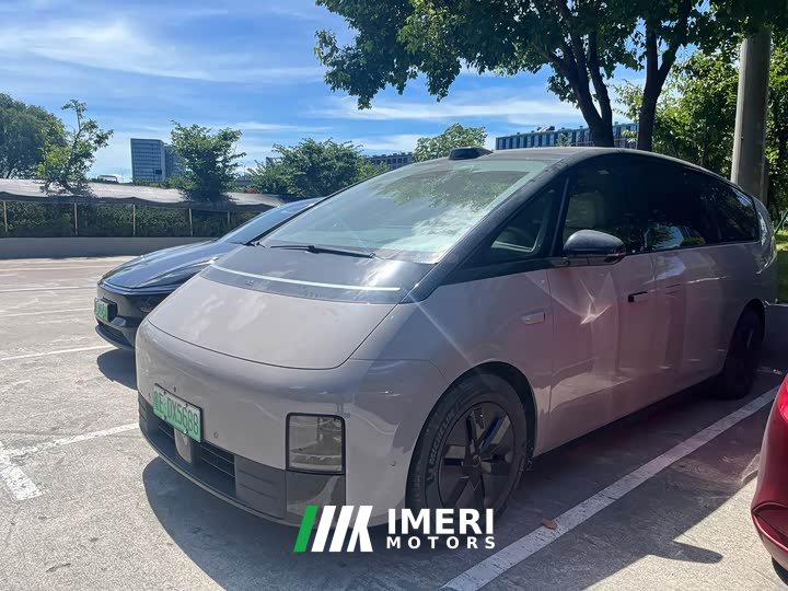 Li Auto Li Xiang MEGA Ultra