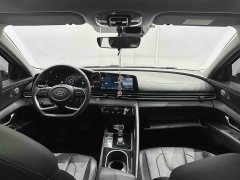 Hyundai Elantra 2022 1.5L CVT Luxury - ფოტო 10