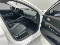 Hyundai Elantra 2022 1.5L CVT Luxury - ფოტო 19