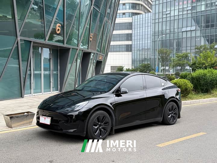 Tesla Model Y Rear-Wheel Drive
