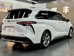 Toyota Sienna 2021 2.5L Hybrid Premium Edition - ფოტო 19