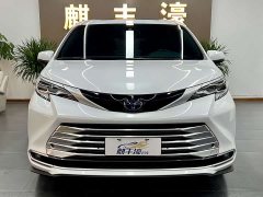 Toyota Sienna 2021 2.5L Hybrid Premium Edition - ფოტო 2