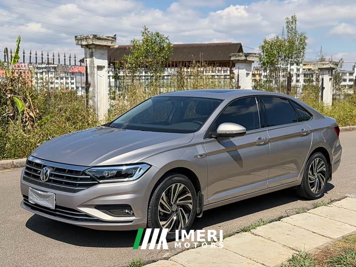 Volkswagen Sagitar 200TSI DSG Flying Edition