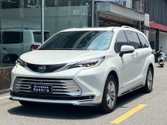 Toyota Sienna 2021 2.5L Hybrid Platinum Edition - ფოტო 1