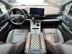 Toyota Sienna 2021 2.5L Hybrid Platinum Edition - ფოტო 10