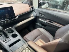 Toyota Sienna 2021 2.5L Hybrid Platinum Edition - ფოტო 12