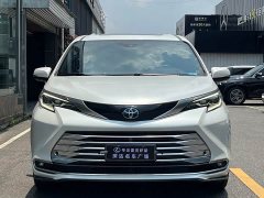 Toyota Sienna 2021 2.5L Hybrid Platinum Edition - ფოტო 2