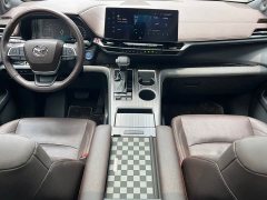 Toyota Sienna 2021 2.5L Hybrid Platinum Edition - ფოტო 9