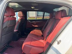 BMW 5 Series 525Li M Sport Package - ფოტო 4