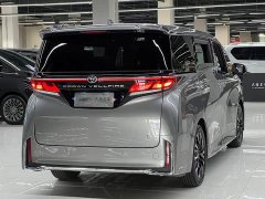 Toyota Vellfire 2024 Crown Hybrid 2.5L Executive Premier Edition - ფოტო 4