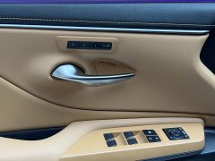 Lexus ES 200 Premium Edition - ფოტო 10