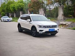 Volkswagen Tiguan L 330TSI Automatic Two-Wheel Drive Comfort Edition - ფოტო 3