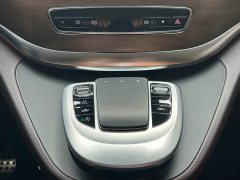 Mercedes-Benz V-Class 2022 V 260 L Long Wheelbase Luxury Edition - ფოტო 6