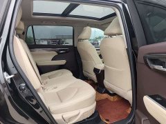 Toyota Highlander Hybrid 2.5L AWD Premium 7-Seater - ფოტო 18
