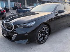 BMW 5 Series 530Li Luxury M Sport Package - ფოტო 1
