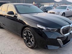 BMW 5 Series 530Li Luxury M Sport Package - ფოტო 3