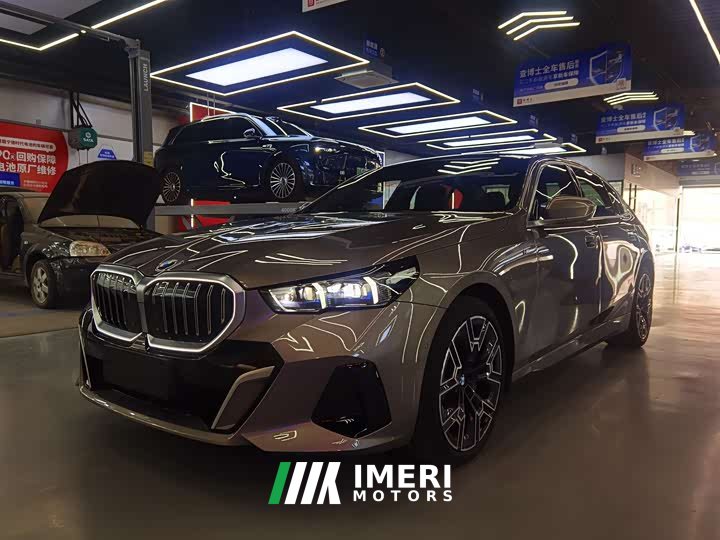 BMW 5 Series 530Li Luxury M Sport Package - ავტომობილი ჩინეთიდან