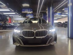 BMW 5 Series 530Li Luxury M Sport Package - ფოტო 2