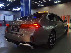 BMW 5 Series 530Li Luxury M Sport Package - ფოტო 6
