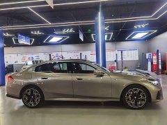 BMW 5 Series 530Li Luxury M Sport Package - ფოტო 7