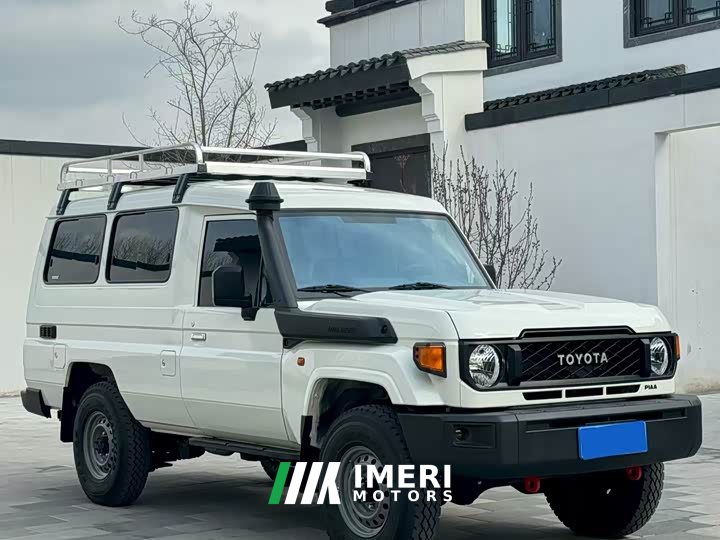 Toyota Land Cruiser (Imported) LC78 4.0L Automatic - ავტომობილი ჩინეთიდან
